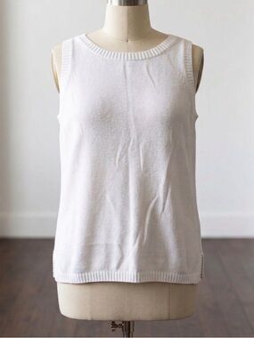 Vintage White Stag White Sleeveless Knit sleeveless vest Top